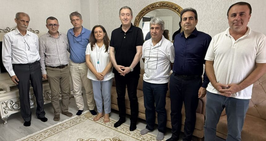 DEM Parti, İmralı’dan tahliye edilen Veysi Aktaş’ı ziyaret etti