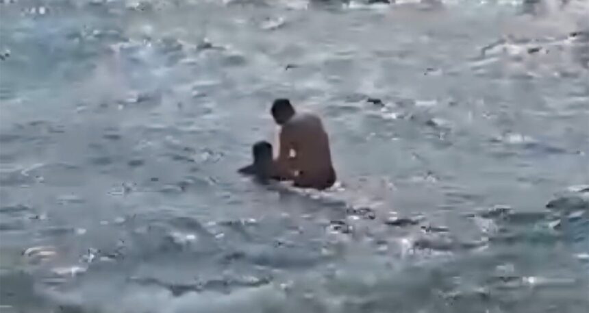 Denize giren kuzenlerden biri hayatını kaybetti