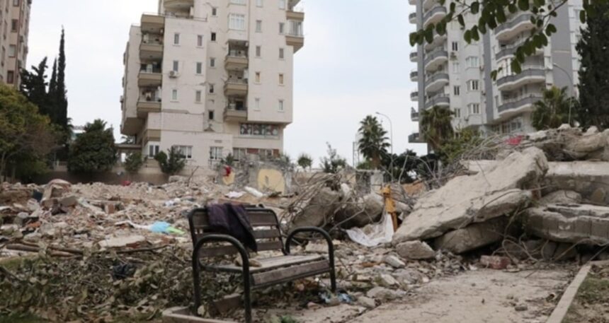 deprem-davasi-sanigi-135-yilla-tutuksuz-yargilaniyor-ZALkR6Uk.jpg Deprem davası sanığı 135 yılla tutuksuz yargılanıyor!