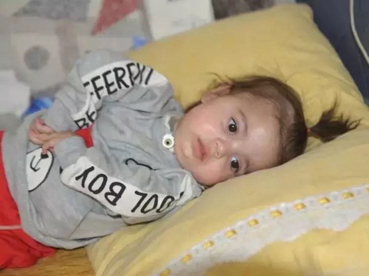 Depremzede SMA'lı Elif'ten kahreden haber
