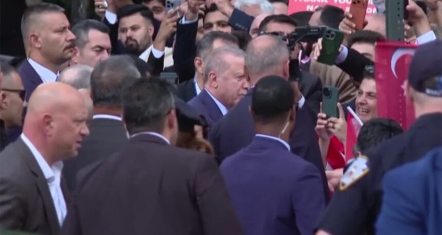 erdogan-abdye-gitti-guvenlik-onlemleri-artirildi-IOeAazr3.jpg Erdoğan ABD’ye gitti, güvenlik önlemleri artırıldı