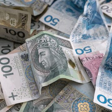 Fitch, Polonya’nın görünümünü “durağan”dan “negatif”e çevirdi