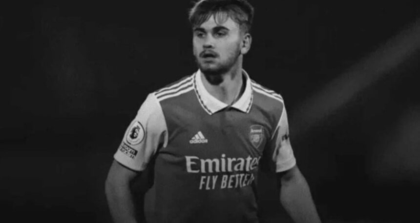 futbol-dunyasi-yasa-boguldu-eski-arsenal-futbolcusu-macta-hayatini-kaybetti-XgyeP18t.jpg Futbol dünyası yasa boğuldu: Eski Arsenal futbolcusu, maçta hayatını kaybetti