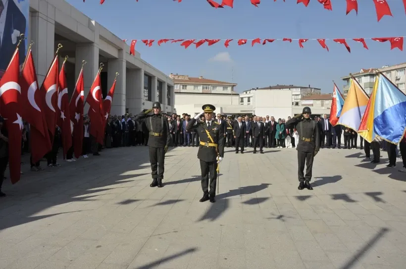 Gebze'deki törende iki öğrenci açlıktan bayıldı