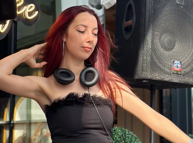 Genç DJ Elif Özcan ölümüyle kahretti! İki gün önce nişanlanmıştı
