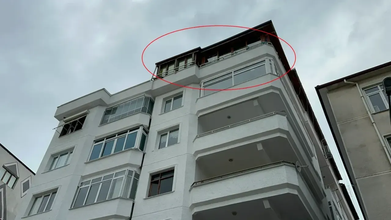 Güllü odaya girdiğinde ne gördü? 1 Güllü odaya girdiğinde ne gördü?