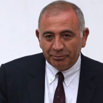 Gürsel Tekin: İftiracı ve itirafçı olanlar hala parti üyesiyken beni neden atıyorlar