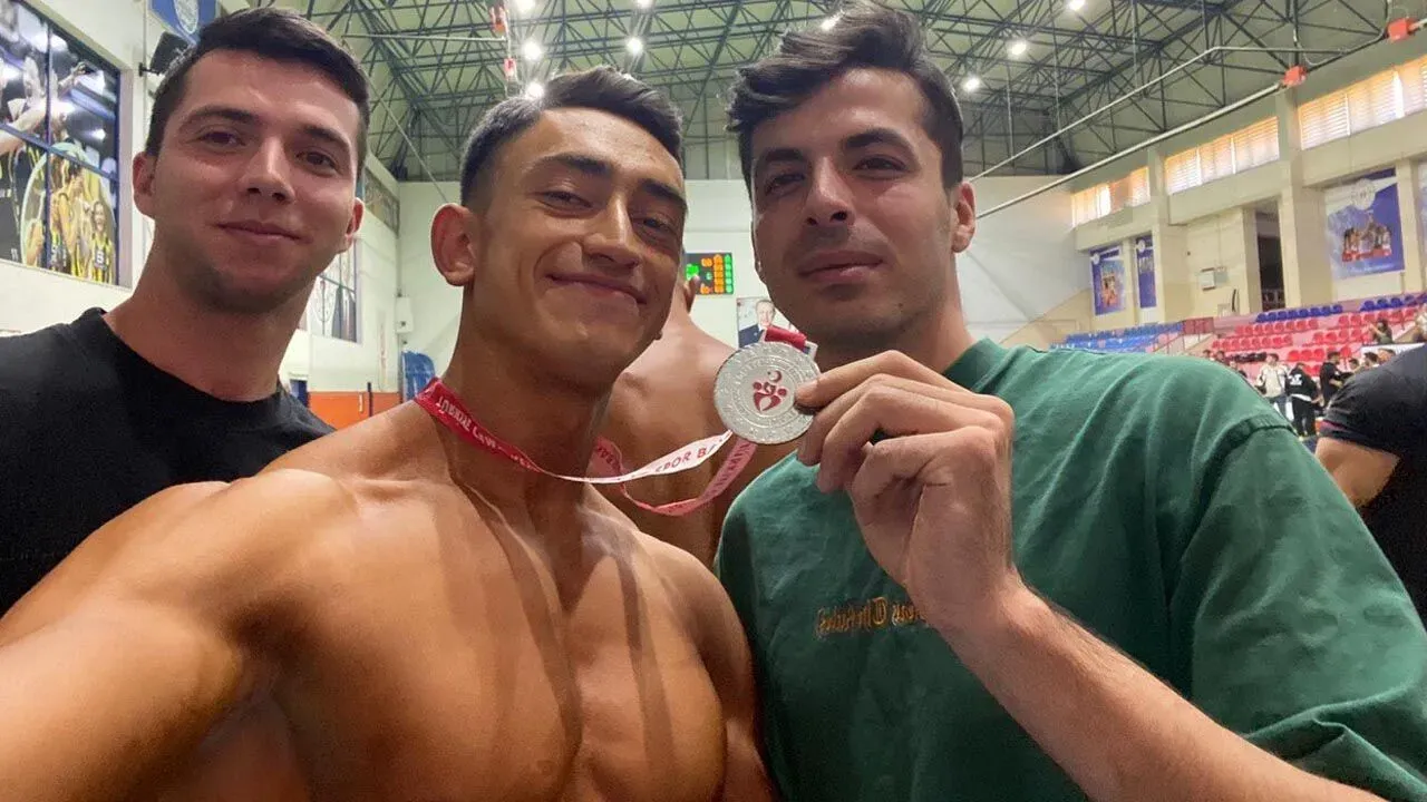 İhraç edilen teğmenden Türkiye derecesi 2 İhraç edilen teğmenden Türkiye derecesi