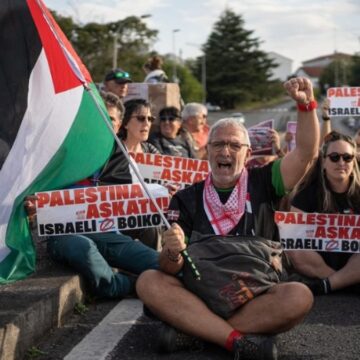 israile-karsi-57-islam-ulkesi-ispanya-kadar-olamadi-xYcaX5DD.jpg İsrail’e karşı 57 İslam Ülkesi İspanya kadar olamadı