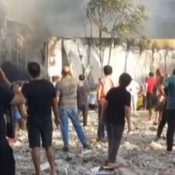 istanbulda-halki-sokaga-doken-yangin-7hUW1HBF.jpg İstanbul’da halkı sokağa döken yangın