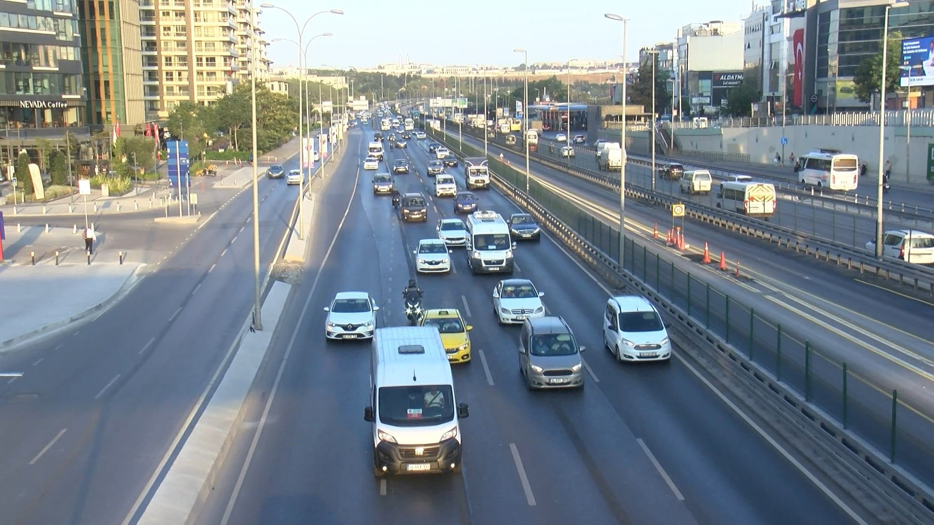 İstanbul’da uyum haftası trafiği: Yoğunluk yüzde 62’ye ulaştı