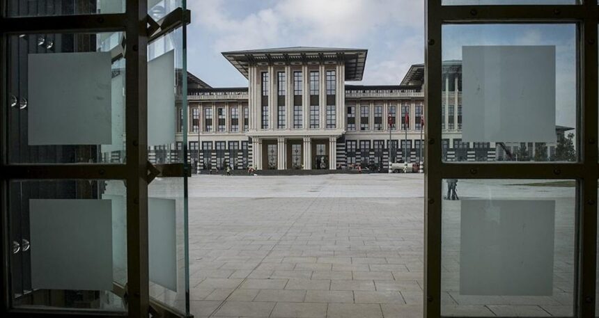 İşte Saray koridorlarında endişe yaratan anket