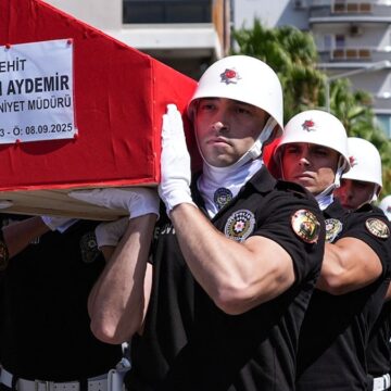İzmir şehitlerine son veda!