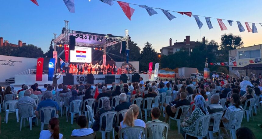 İzmir’de ‘Balkan’ coşkusu sürüyor