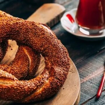 İzmir’de bir simit 20 TL oldu