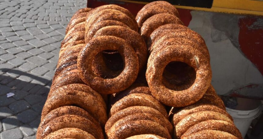İzmir’de simit 20 TL oldu