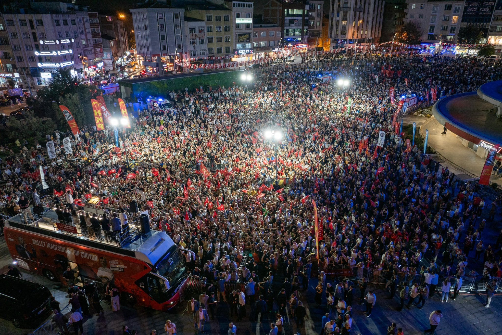 Kayyum kararına en güzel cevap meydanlardan geldi
