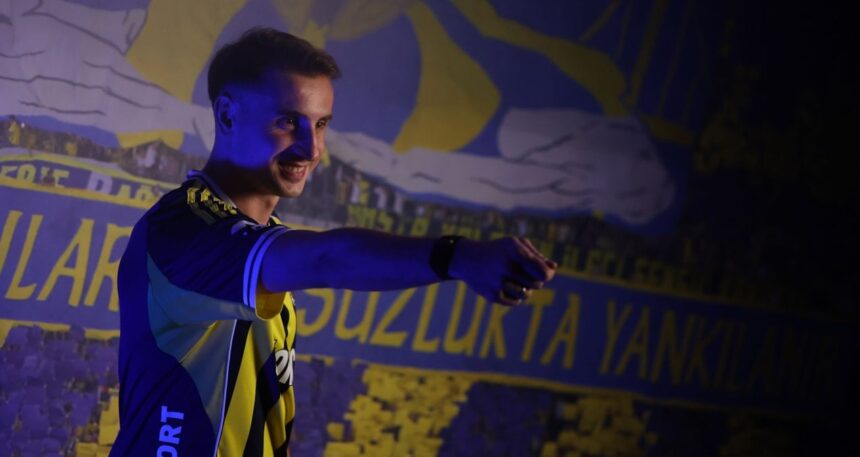 Kerem Aktürkoğlu resmen Fenerbahçe’de! Neden ‘şerefli kulüp’ dediğini açıkladı