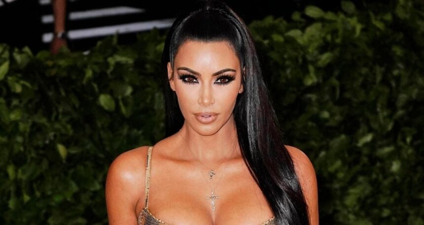 Kim Kardashian’ın gizemli kıyafeti gündem oldu!