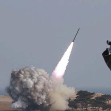 Kuzey Kore kıtalararası balistik füzeyi tanıttı! İkinci dünya savaşına göz kırptı