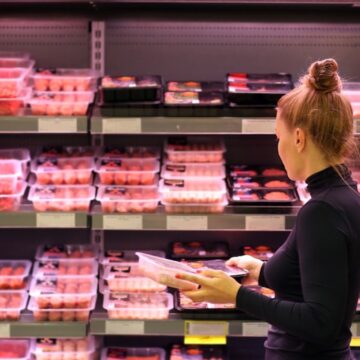 Marketlerde helal sertifikalı diye satılan ürünlerde domuz eti çıktı! Skandala rağmen hâlâ satılıyor