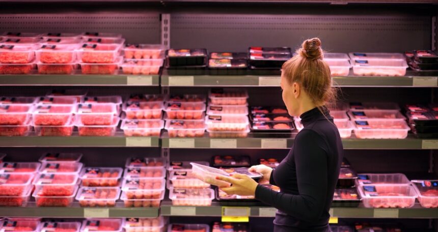 Marketlerde helal sertifikalı diye satılan ürünlerde domuz eti çıktı! Skandala rağmen hâlâ satılıyor