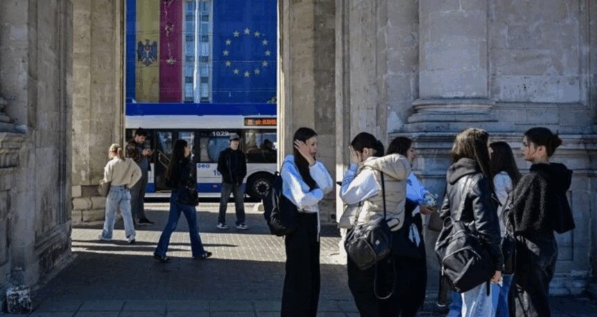 Moldova’da halk parlamento seçimi için sandık başında