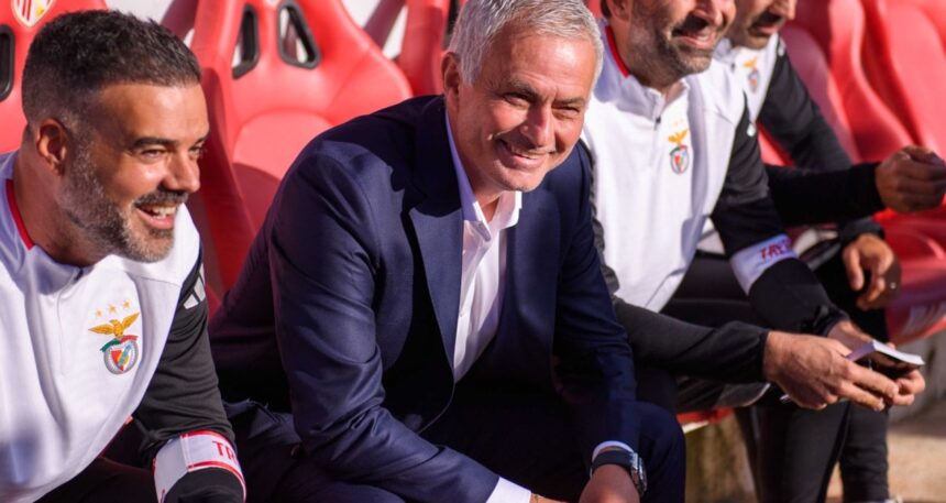 Mourinho’dan Fenerbahçe’deki olağanüstü genel kurulla ilgili açıklama