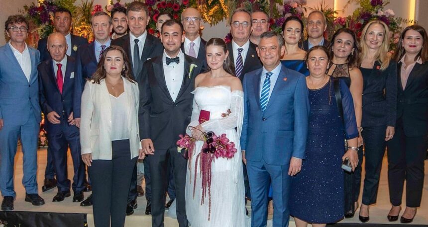 olaganustu-kurultay-oncesi-chplileri-bulusturan-dugun-NfUXx1BM.jpg Olağanüstü kurultay öncesi CHP’lileri buluşturan düğün