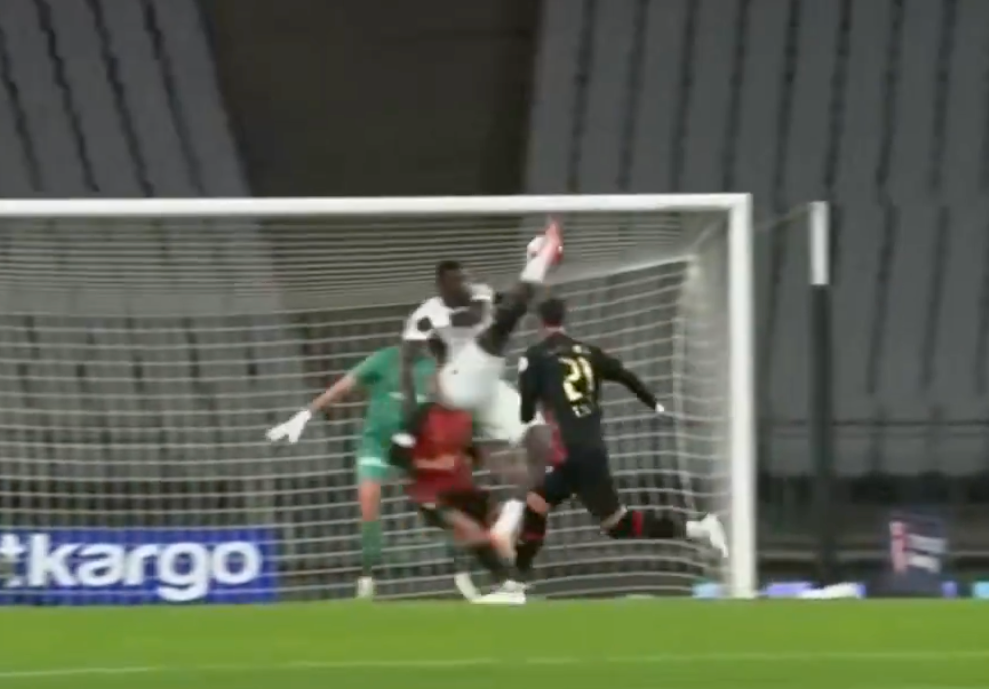 Onuachu'dan mükemmel gol! Maça damga vurdu 1 Onuachu'dan mükemmel gol! Maça damga vurdu