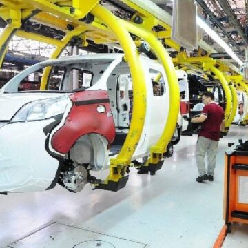 otomotiv-devinde-13-bin-kisi-isten-cikarilacak-EUtfYbdw.jpg Otomotiv devinde 13 bin kişi işten çıkarılacak