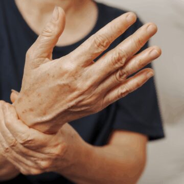 parkinson-hastaliginin-en-sinsi-belirtisi-kimse-farkina-varmiyor-FbpF7dXG.jpg Parkinson hastalığının en sinsi belirtisi: Kimse farkına varmıyor