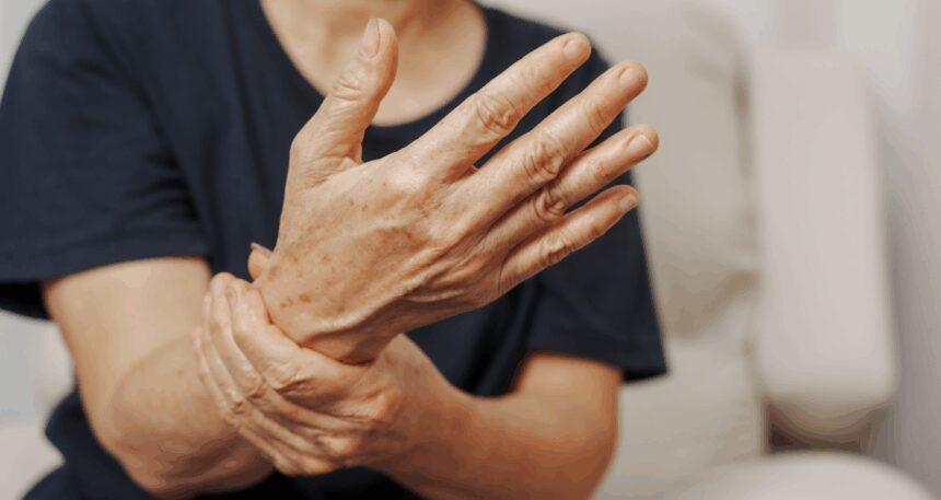 Parkinson hastalığının en sinsi belirtisi: Kimse farkına varmıyor