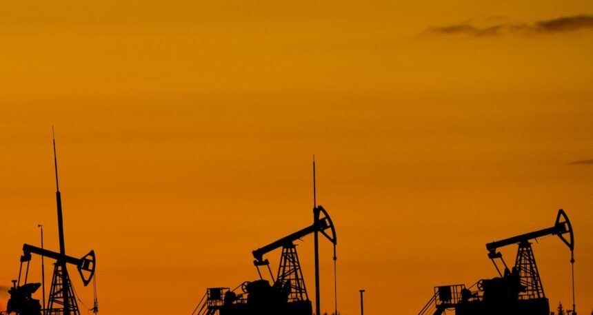 petrol-fiyatlari-baskilandi-brent-65-dolarin-altina-yaklasti-yWGPGLmH.jpg Petrol fiyatları baskılandı: Brent 65 doların altına yaklaştı