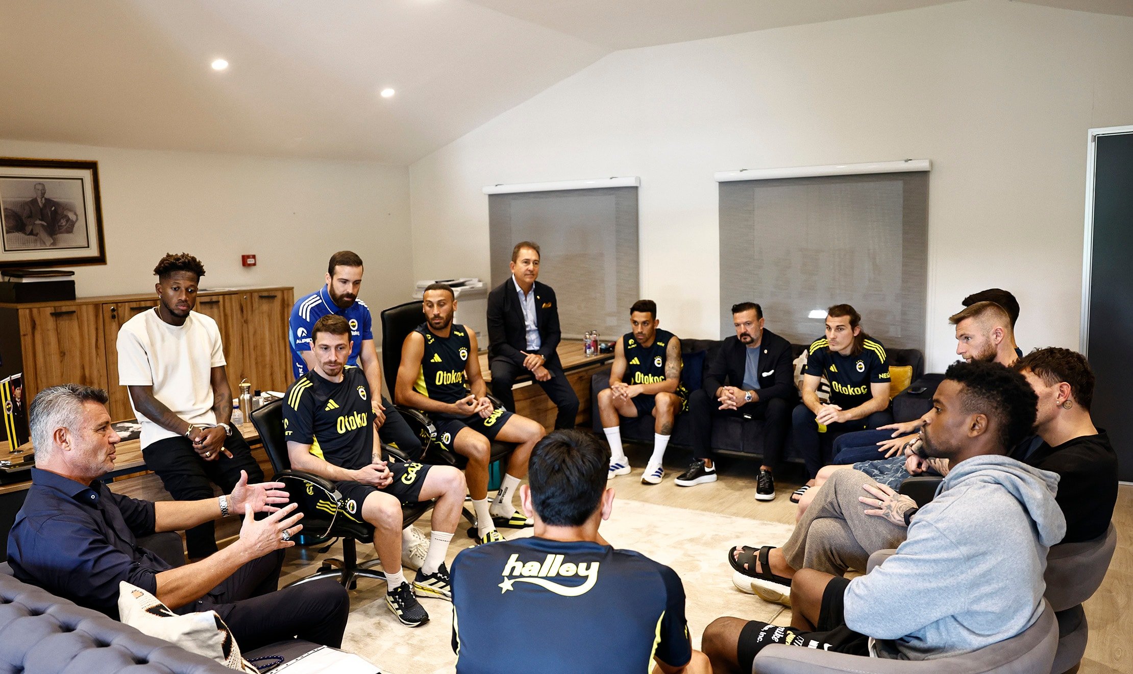 Sadettin Saran, Samandıra'da futbolcularla bir araya geldi 1 Sadettin Saran, Samandıra'da futbolcularla bir araya geldi