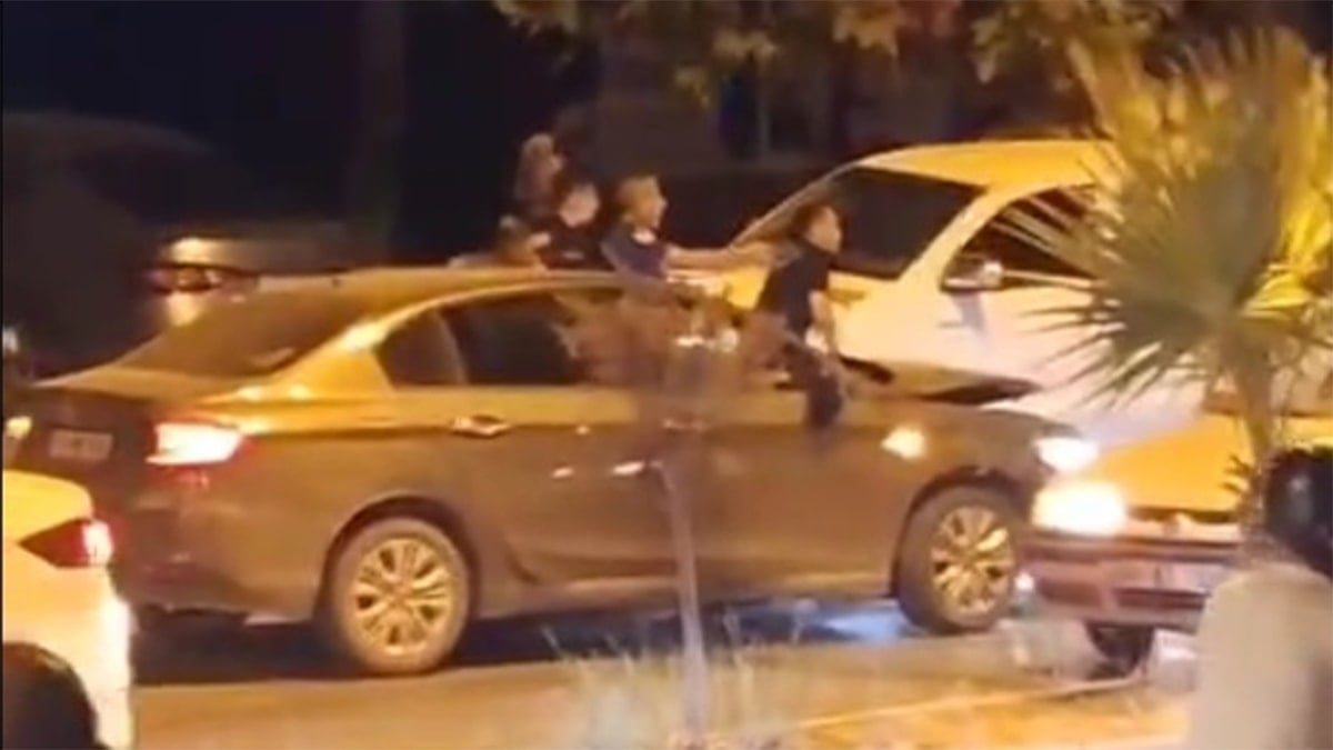 Şehri ayağa kaldıran olay! Anne babasını dövdü, 5 araca çarpıp 1 kişiyi rehin aldı