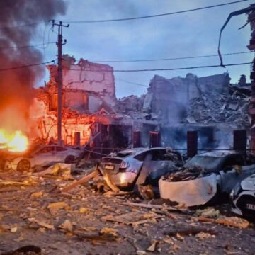 Son zamanların en ağır saldırısı: 500 İHA ve 40 füzeyle şehir yerle bir oldu