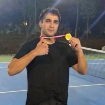 Tenis kortlarında da zirvede! Ünlü oyuncu birinci oldu