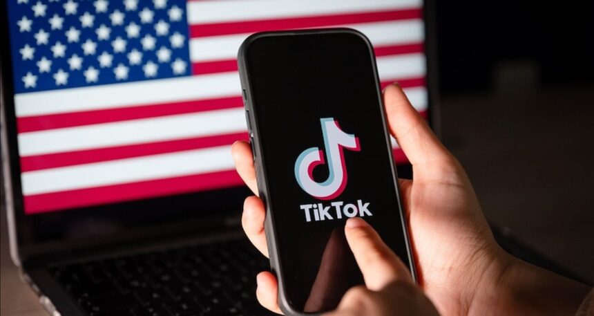 trump-tiktokun-devralacak-amerikan-ortaklarini-acikladi-uERPJD1y.jpg Trump, TikTok’un devralacak Amerikan ortaklarını açıkladı