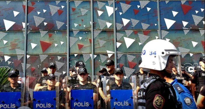 Türkiye’nin itibarı da borsa da dibe vurdu