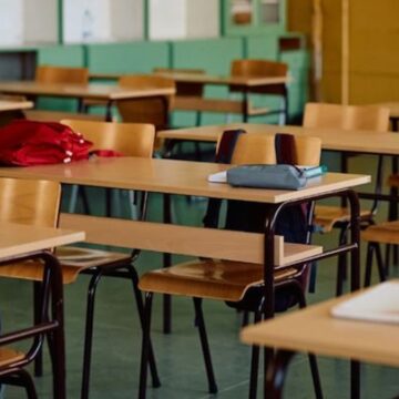 Ülkedeki tüm okullarda tamamen yasaklanacak! 2026’da başlayacak