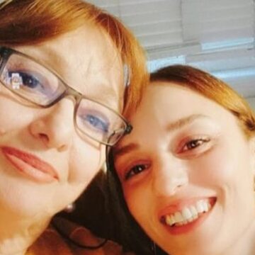 Ünlü oyuncunun annesi Meclis’in duayen tercümanıymış!
