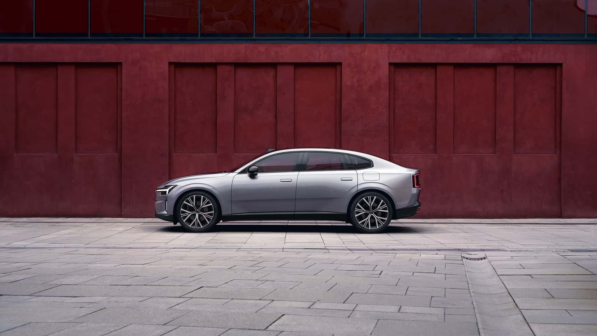 Volvo'dan radikal karar: 2035'ten itibaren sadece elektrikli otomobil üretecek!