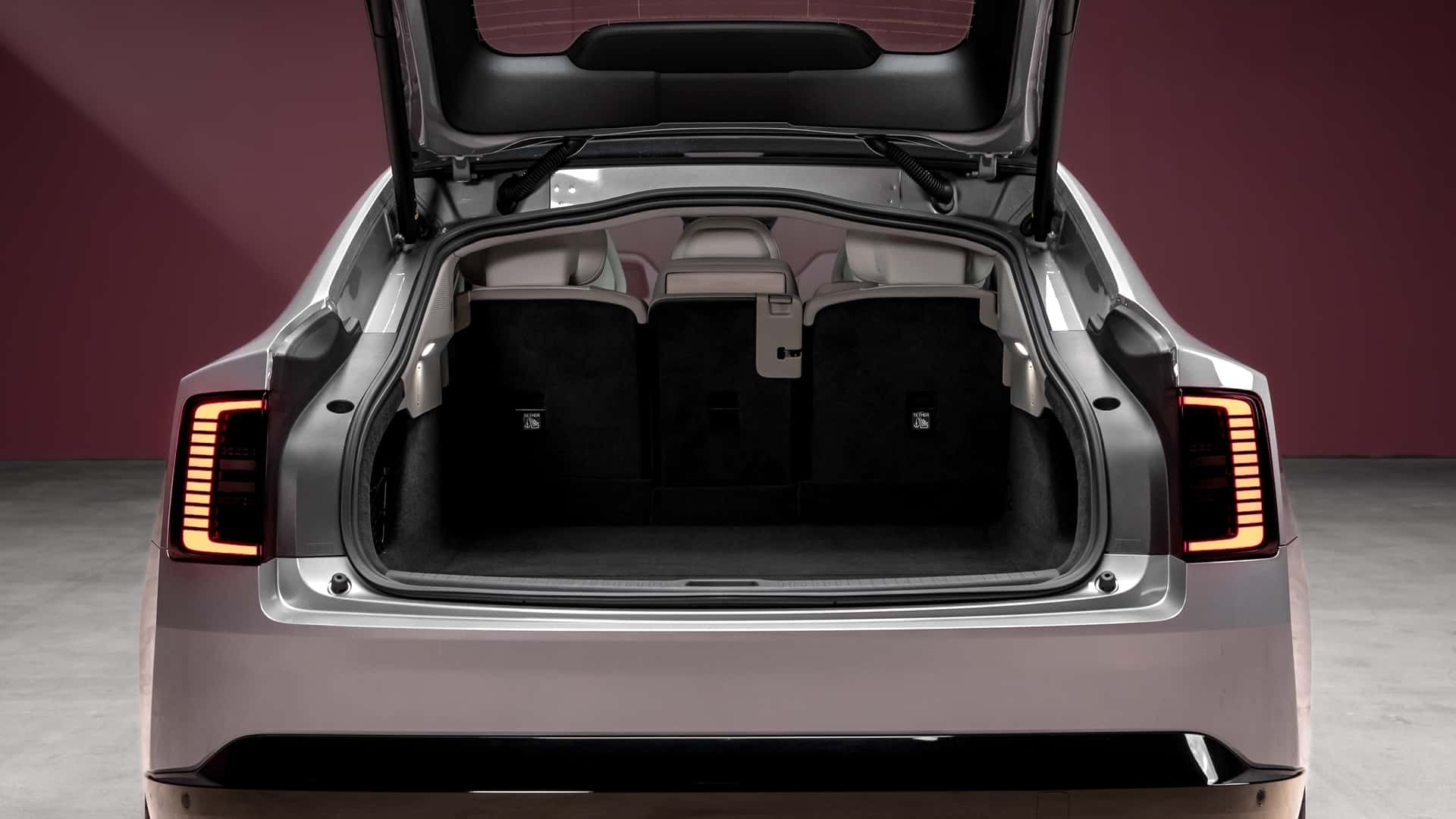 Volvo'dan radikal karar: 2035'ten itibaren sadece elektrikli otomobil üretecek!