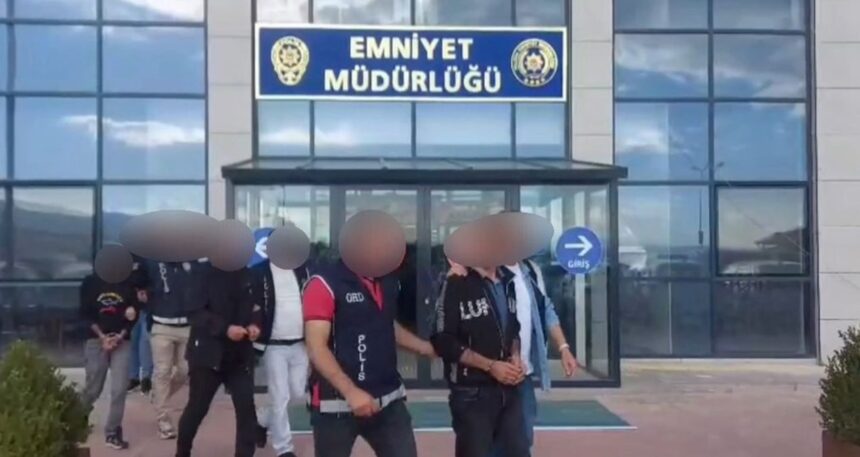 yalovada-gocmen-kacakciligi-15-bin-euro-almislar-zhHbKk8v.jpg Yalova’da göçmen kaçakçılığı: 15 bin Euro almışlar