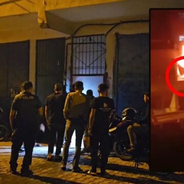 yanginda-kalan-cocugunu-kurtarmak-icin-alevler-arasina-daldi-tYGZQ3gG.jpg Yangında kalan çocuğunu kurtarmak için alevler arasına daldı