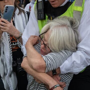 ‘Yasaklı’ gruba destek gösterisinde 890 kişi gözaltına alındı