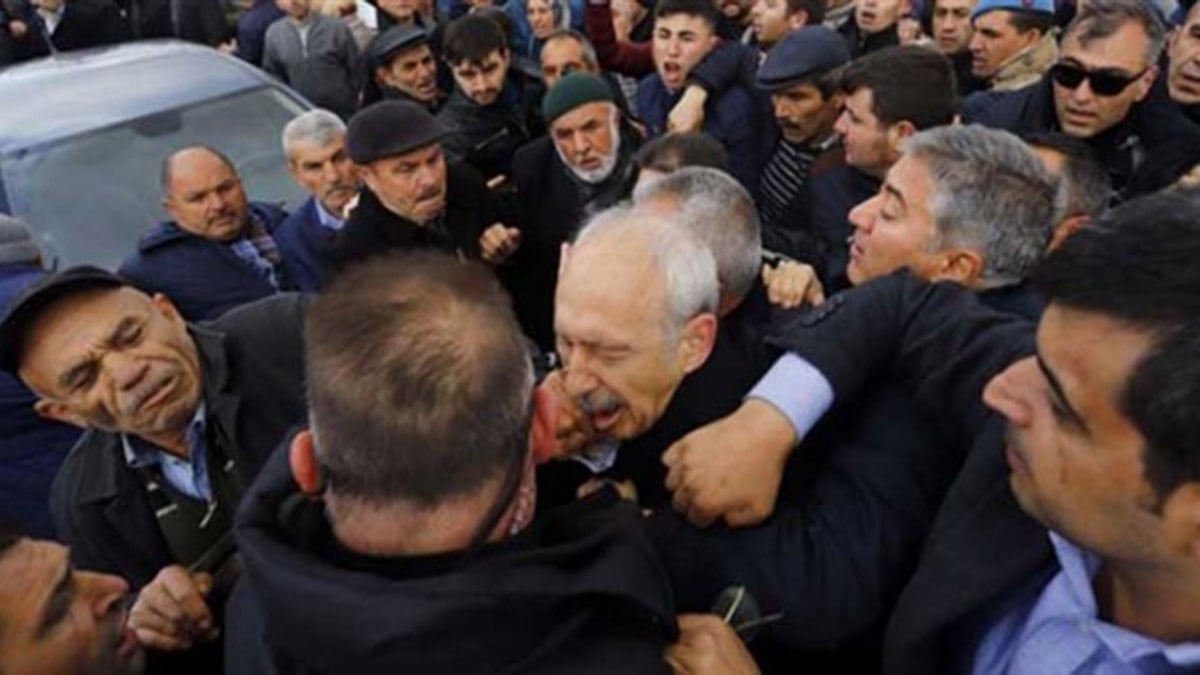 Yumruk atana 1 yıl tweet atana 9 yıl 1 Yumruk atana 1 yıl tweet atana 9 yıl