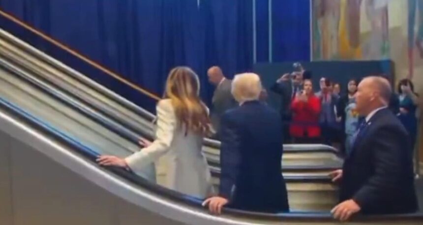 yuruyen-merdiven-trump-binecekken-arizalandi-beyaz-saraydan-aciklama-geldi-aNq7sK44.jpg Yürüyen merdiven Trump binecekken arızalandı! Beyaz Saray’dan açıklama geldi