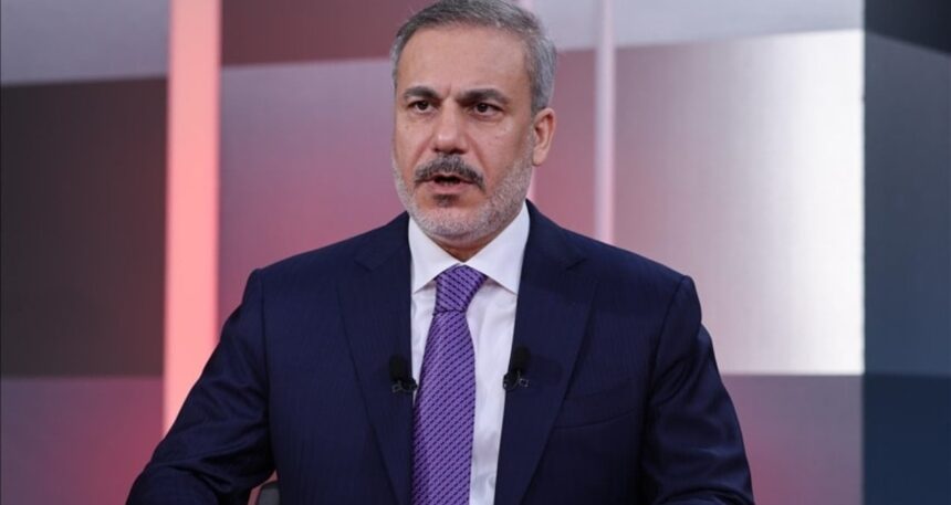 AKP’li yazardan bomba iddia: Parti içinde ‘Hakan Fidan krizi’